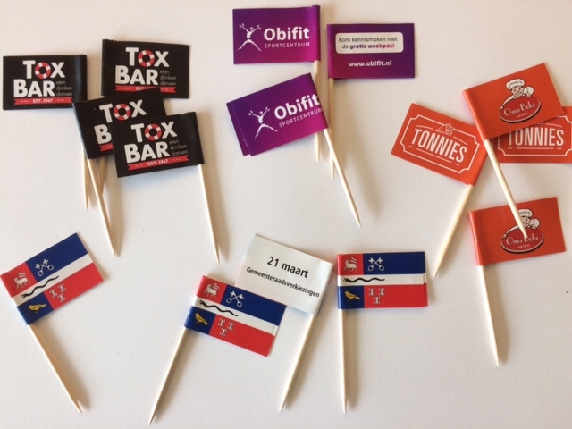 Kaasprikkers met eigen bedrukking