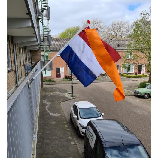 Complete set voor balkon spijlenhek Nederlandse vlag Oranje wimpel stok en houd
