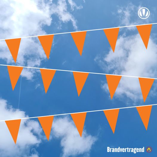Oranje vlaggetjes brandvertragend