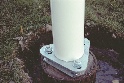 Vlaggenmast professioneel laten plaatsen door de specialisten van Vlaggenclub