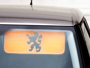 auto zonneklep oranje met leeuw