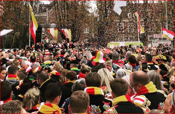 Oeteldonk-rood-wit-geel-sjaal-versiering